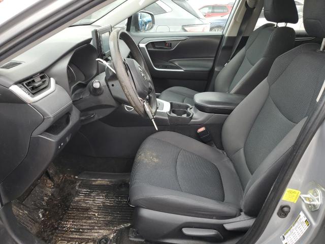2T3K1RFV4KW003270 - 2019 TOYOTA RAV4 LE 银色 照片 7