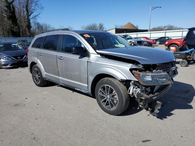 3C4PDCBB2KT719372 - 2019 DODGE JOURNEY SE SILVER photo 4