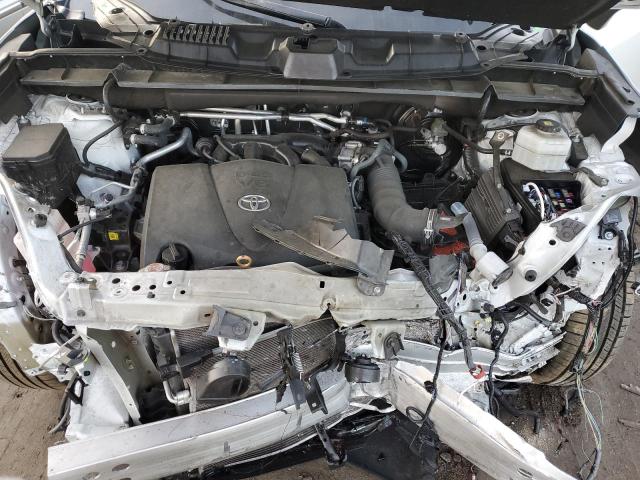 5TDGZRBH0NS242092 - 2022 TOYOTA HIGHLANDER XLE WHITE photo 11