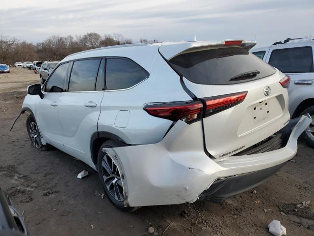 5TDGZRBH0NS242092 - 2022 TOYOTA HIGHLANDER XLE WHITE photo 2