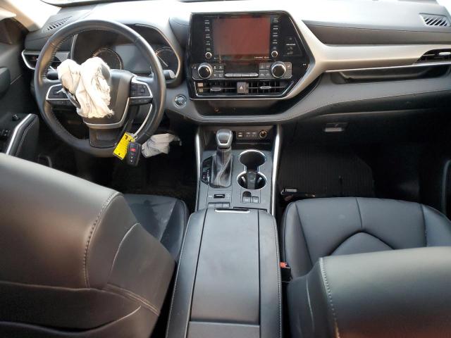 5TDGZRBH0NS242092 - 2022 TOYOTA HIGHLANDER XLE WHITE photo 8