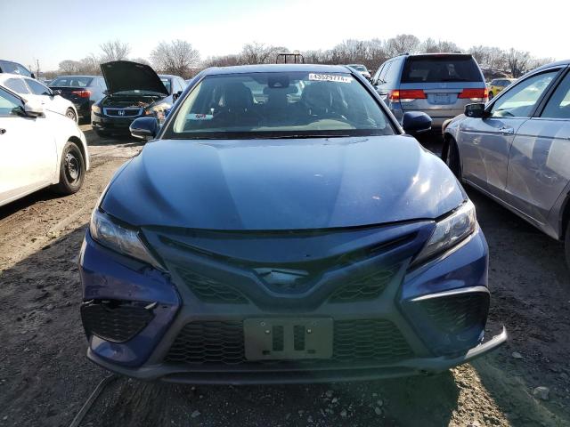 4T1G11AK8PU086903 - 2023 TOYOTA CAMRY SE NIGHT SHADE BLUE photo 5