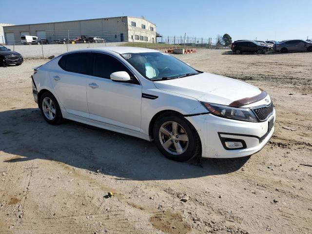 KNAGM4A73F5639309 - 2015 KIA OPTIMA LX WHITE photo 4