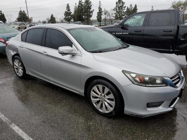 1HGCR3F85FA010769 - 2015 HONDA ACCORD EXL SILVER photo 4