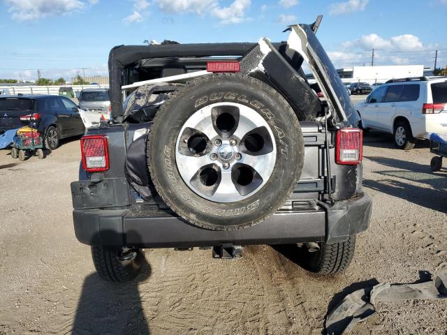 1C4BJWEG0GL304873 - 2016 JEEP WRANGLER U SAHARA BLACK photo 6