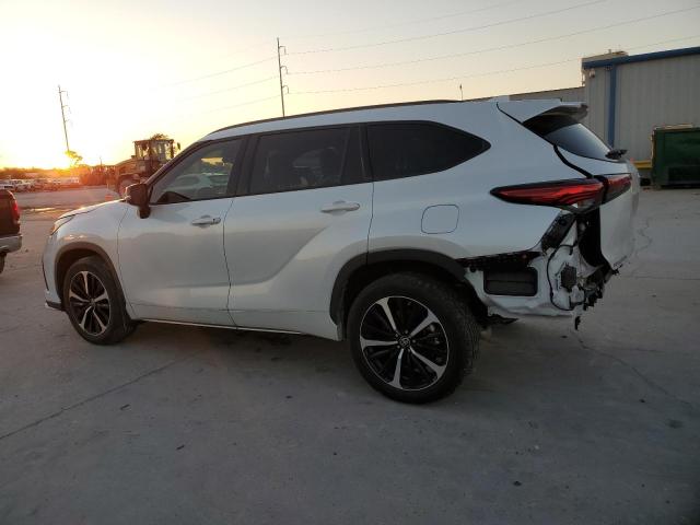 5TDLZRAH8NS112366 - 2022 TOYOTA HIGHLANDER XSE WHITE photo 2