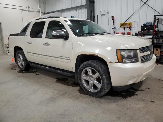 3GNTKGE35BG380395 - 2011 CHEVROLET AVALANCHE LTZ WHITE photo 4