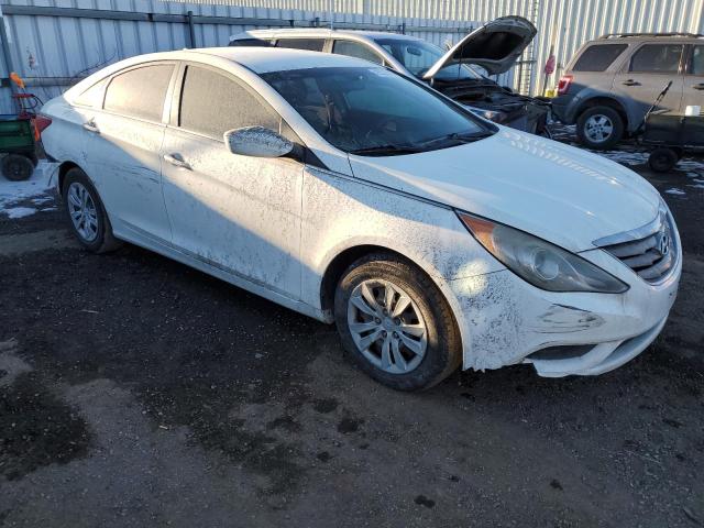 5NPEB4AC6DH667826 - 2013 HYUNDAI SONATA GLS WHITE photo 4