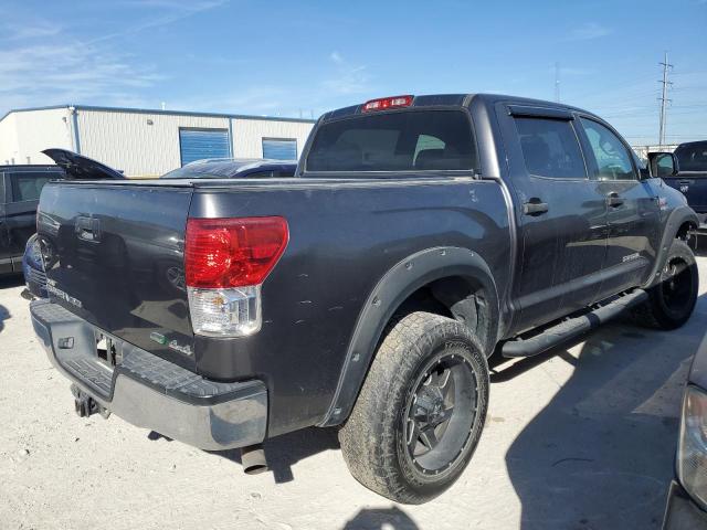 5TFDW5F10BX201291 - 2011 TOYOTA TUNDRA CREWMAX SR5 GRAY photo 3