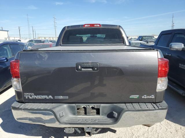 5TFDW5F10BX201291 - 2011 TOYOTA TUNDRA CREWMAX SR5 GRAY photo 6