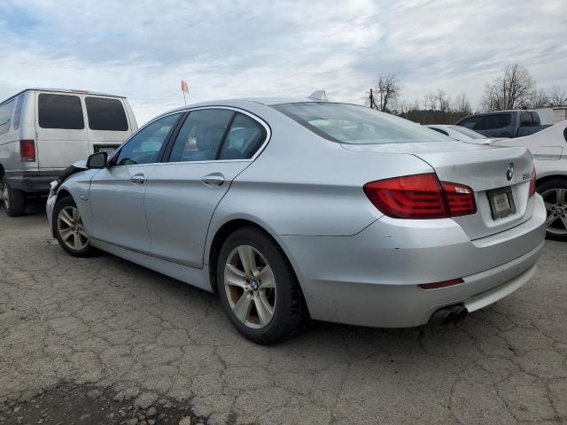 WBAFR1C53BDS36227 - 2011 BMW 528 I GRAY photo 2