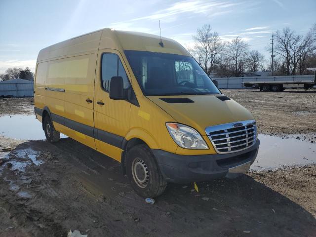 WDYPE8CB0D5810687 - 2013 FREIGHTLINER SPRINTER 2500 YELLOW photo 4