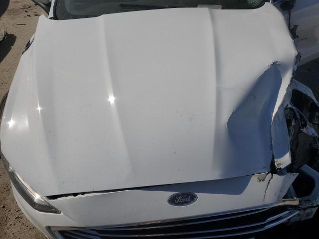 3FA6P0HD9LR230594 - 2020 FORD FUSION SE WHITE photo 11