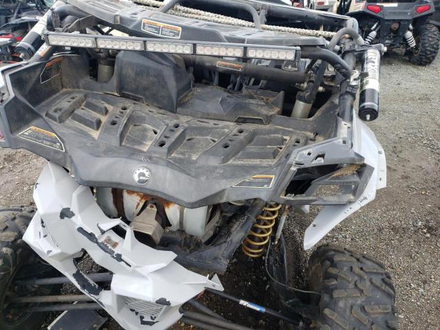 3JBVNAW25KK002248 - 2019 CAN-AM MAVERICK X RS TURBO R GRAY photo 9