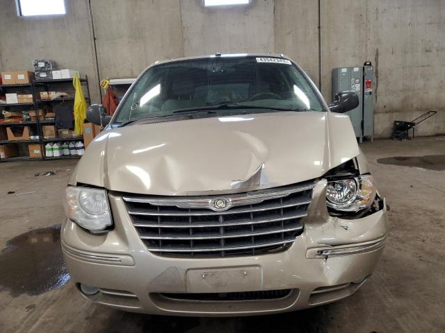 2A8GP64L97R324574 - 2007 CHRYSLER TOWN & COU LIMITED GOLD photo 5