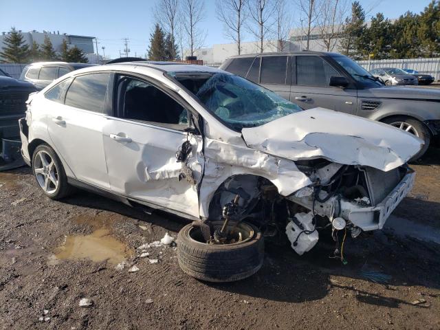 1FAHP3J29CL439089 - 2012 FORD FOCUS TITANIUM WHITE photo 4