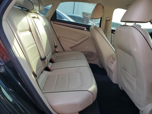 1VWDT7A38HC005769 - 2017 VOLKSWAGEN PASSAT R-LINE Schwarz Foto 10