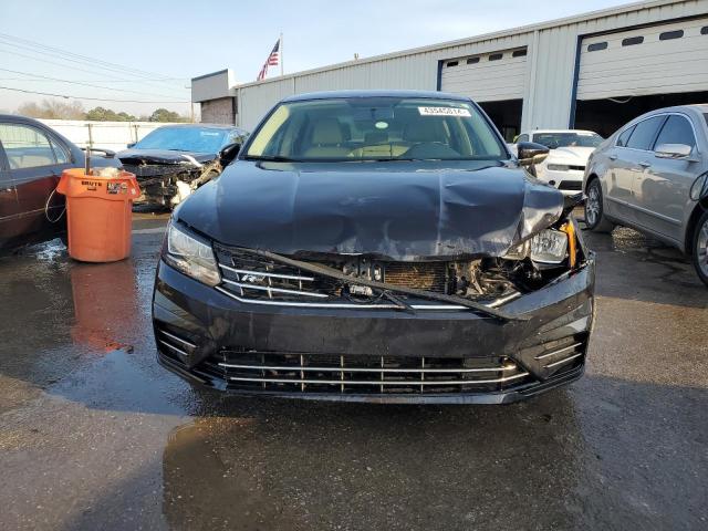1VWDT7A38HC005769 - 2017 VOLKSWAGEN PASSAT R-LINE Schwarz Foto 5