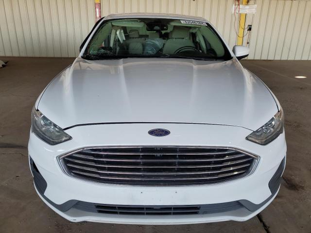 3FA6P0LU0KR176737 - 2019 FORD FUSION SE WHITE photo 5