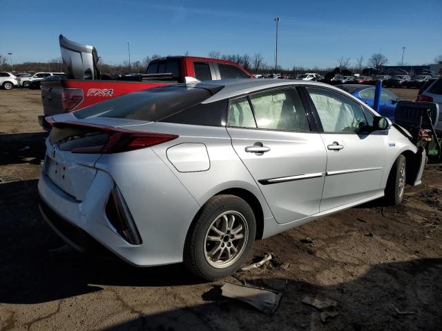 JTDKARFP1J3101465 - 2018 TOYOTA PRIUS PRIM SILVER photo 3