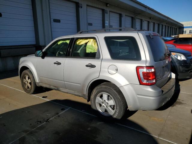 1FMCU02799KC03283 - 2009 FORD ESCAPE XLS SILVER photo 2