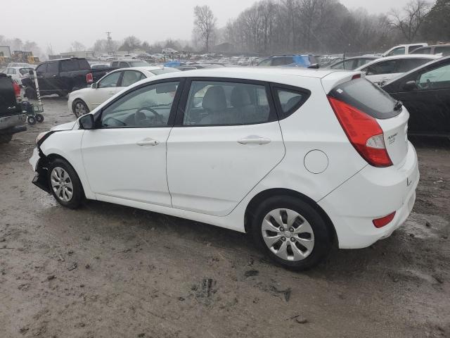 KMHCT5AE3GU255722 - 2016 HYUNDAI ACCENT SE WHITE photo 2