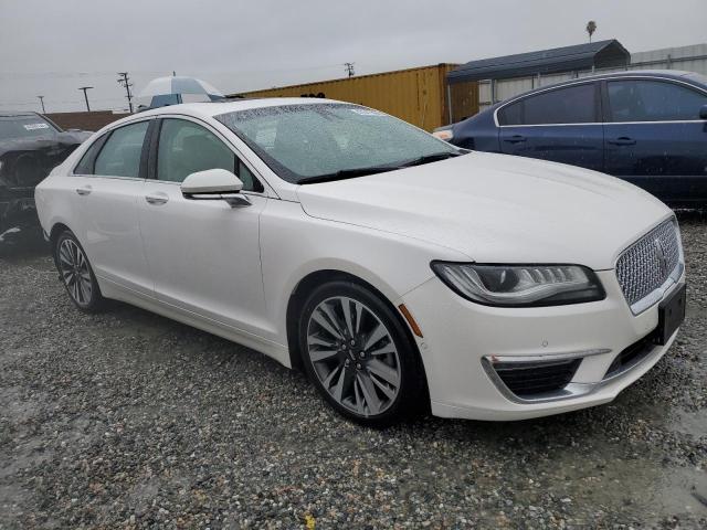 3LN6L5E97KR623880 - 2019 LINCOLN MKZ RESERVE II WHITE photo 4