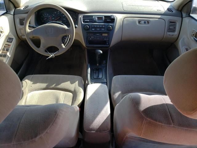 1HGCG5642YA114931 - 2000 HONDA ACCORD LX BEIGE photo 8