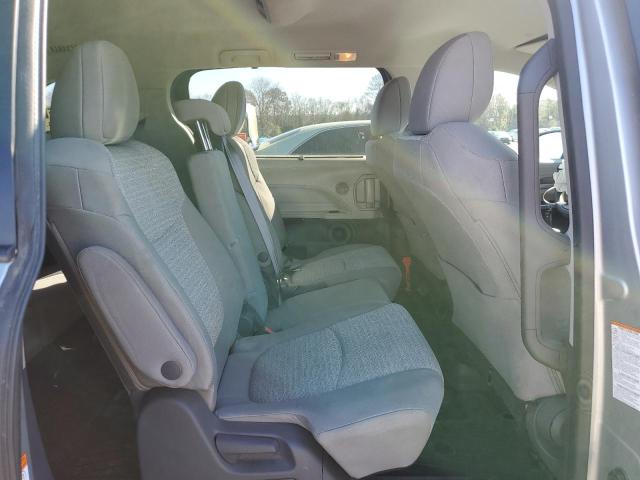 5TDKRKEC7MS064813 - 2021 TOYOTA SIENNA LE SILVER photo 11