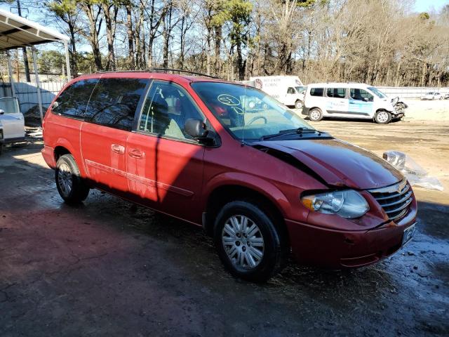 2C4GP44R45R478526 - 2005 CHRYSLER TOWN & COU LX RED photo 4