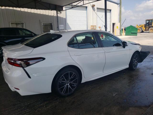 4T1G11AK2PU750922 - 2023 TOYOTA CAMRY SE NIGHT SHADE WHITE photo 3