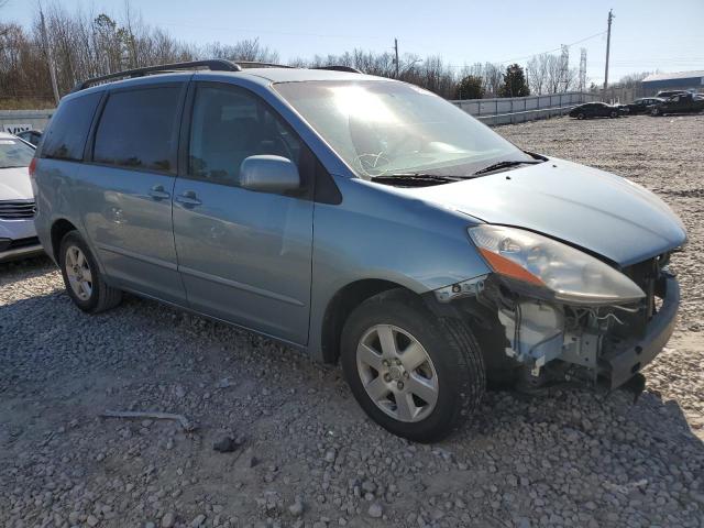 5TDZK22C57S090757 - 2007 TOYOTA SIENNA XLE BLUE photo 4