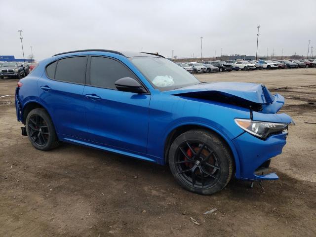 ZASPAKBN4M7D08065 - 2021 ALFA ROMEO STELVIO TI 蓝色 照片 4