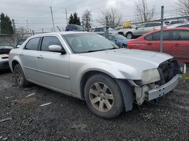 2C3KA53G07H647875 - 2007 CHRYSLER 300 TOURING SILVER photo 4