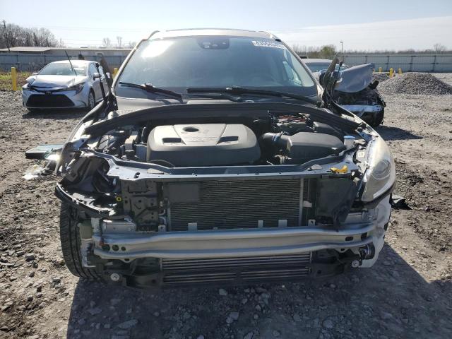 YV440MDR7H2075437 - 2017 VOLVO XC60 T5 DYNAMIC კრემისფერი ფოტო 5