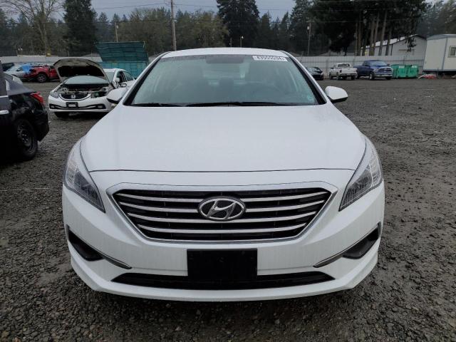 5NPE24AF4HH575310 - 2017 HYUNDAI SONATA SE WHITE photo 5