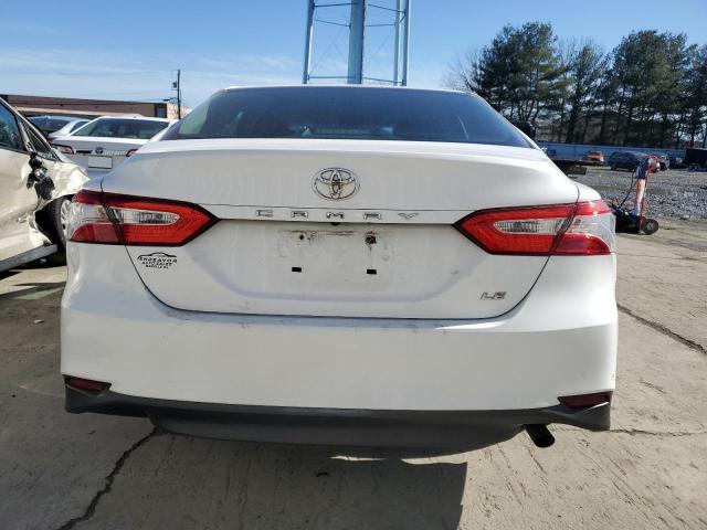 4T1B11HK6JU061330 - 2018 TOYOTA CAMRY L WHITE photo 6