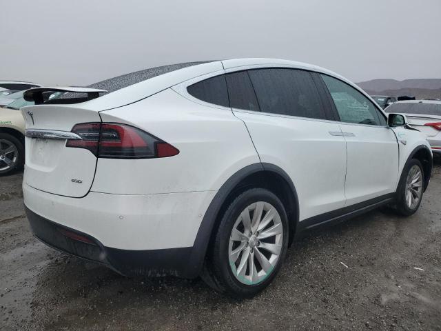 5YJXCBE26GF016257 - 2016 TESLA MODEL X WHITE photo 3