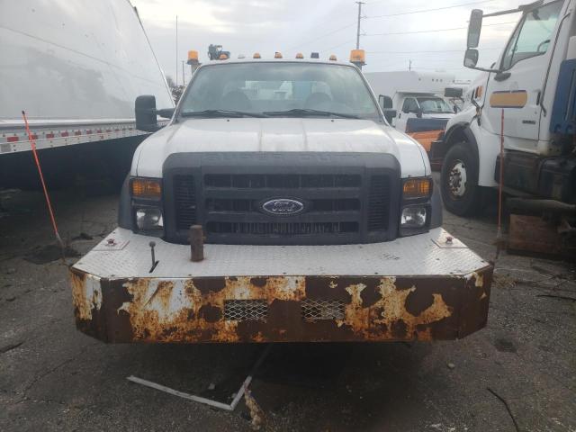 1FDAW56R69EA01672 - 2009 FORD F550 SUPER DUTY WHITE photo 5