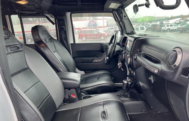 1J4HA3H16BL500982 - 2011 JEEP WRANGLER U SPORT فضي صورة 5