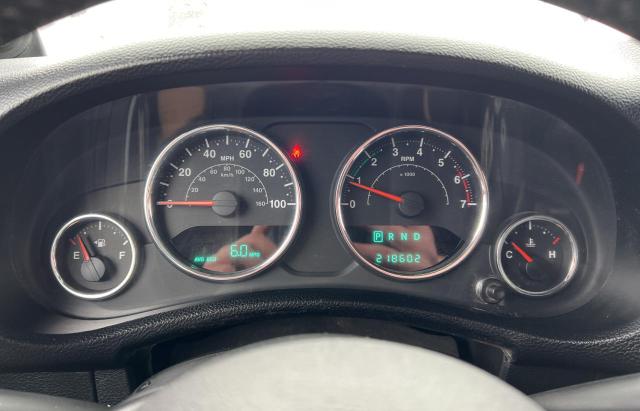 1J4HA3H16BL500982 - 2011 JEEP WRANGLER U SPORT فضي صورة 8