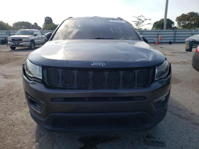 3C4NJCBB5JT377057 - 2018 JEEP COMPASS LA GRAY photo 5