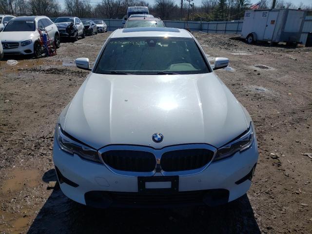 3MW5R7J03M8C07851 - 2021 BMW 330XI WHITE photo 5