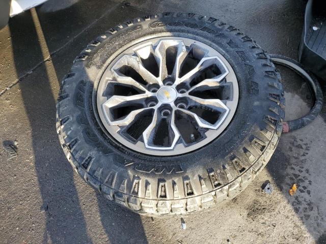 1GCGTEEN3J1260590 - 2018 CHEVROLET COLORADO ZR2 SILVER photo 12