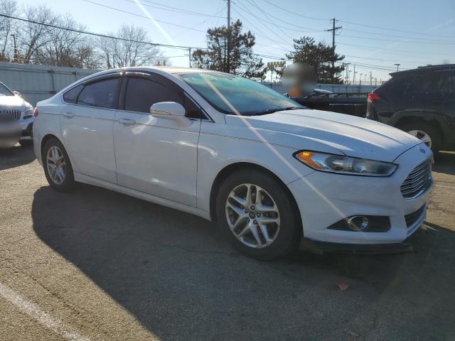 3FA6P0HD8ER143059 - 2014 FORD FUSION SE WHITE photo 4