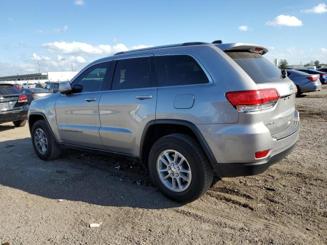 1C4RJFAG7JC458816 - 2018 JEEP GRAND CHER LAREDO Күміс фото 2