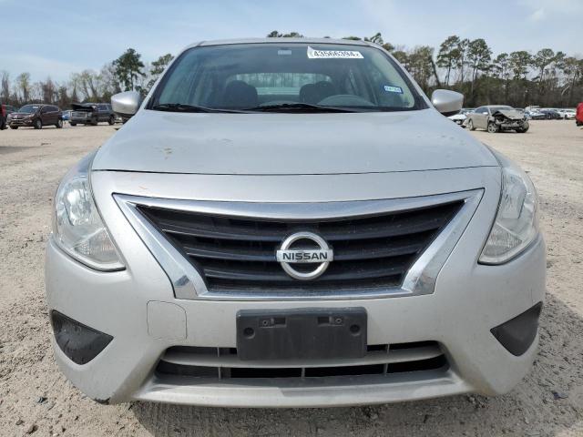 3N1CN7AP8HL850995 - 2017 NISSAN VERSA S SILVER photo 5