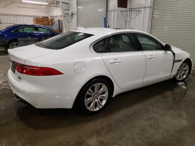 SAJBJ4BV9HCY31756 - 2017 JAGUAR XF PREMIUM WHITE photo 3