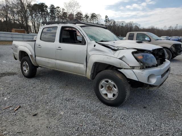 3TMJU4GN7BM110061 - 2011 TOYOTA TACOMA DOUBLE CAB PRERUNNER SILVER photo 4