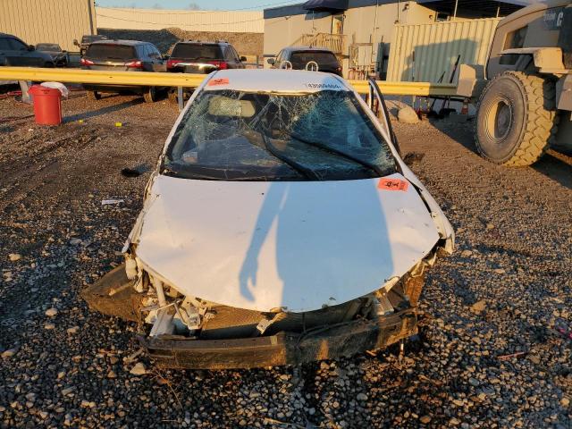 2T1BURHE2JC063139 - 2018 TOYOTA COROLLA L WHITE photo 5